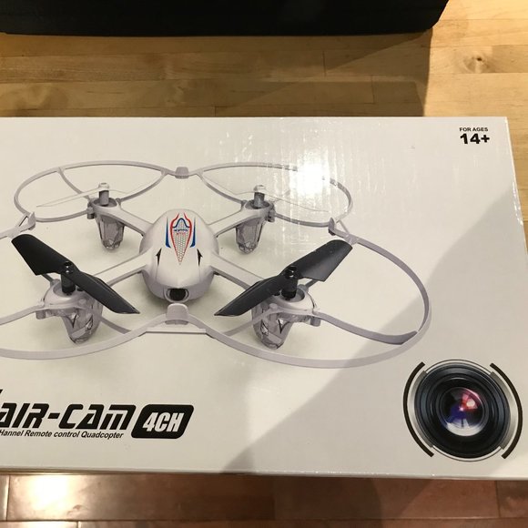 4 Channel Remote Control Quadcopter drone - Picture 2 of 3